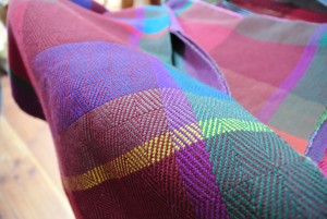 thumb-06-schal-violett-detail-300-201